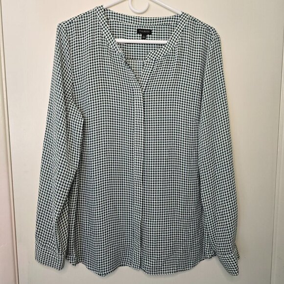 Talbots Tops - Talbots Houndstooth Pattern Green & White Button Down Blouse